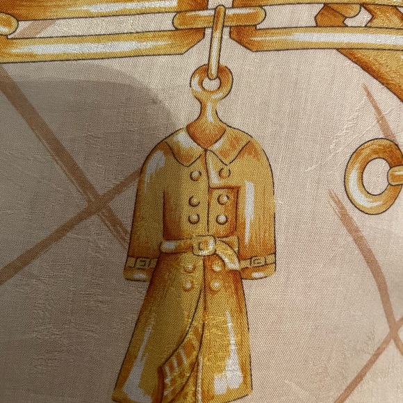 Burberry scarf nwot cotton clean. Hidden background flowers - Picture 9 of 12